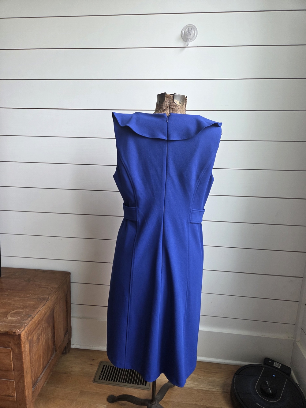 DKNY Ruffel Dress - Picture 4 of 6